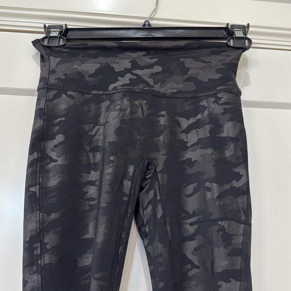 Cammo Spanx Tights